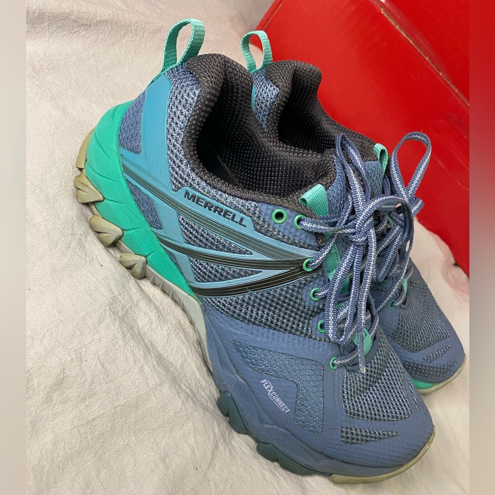 Merrell Women's Blue and Gray Athletic Shoes size 8